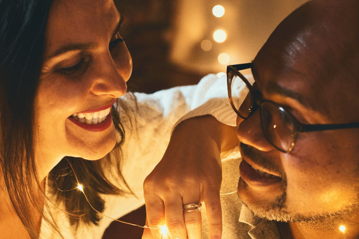 Exploring the World of Mature Dating: Finding Love and Connection Online